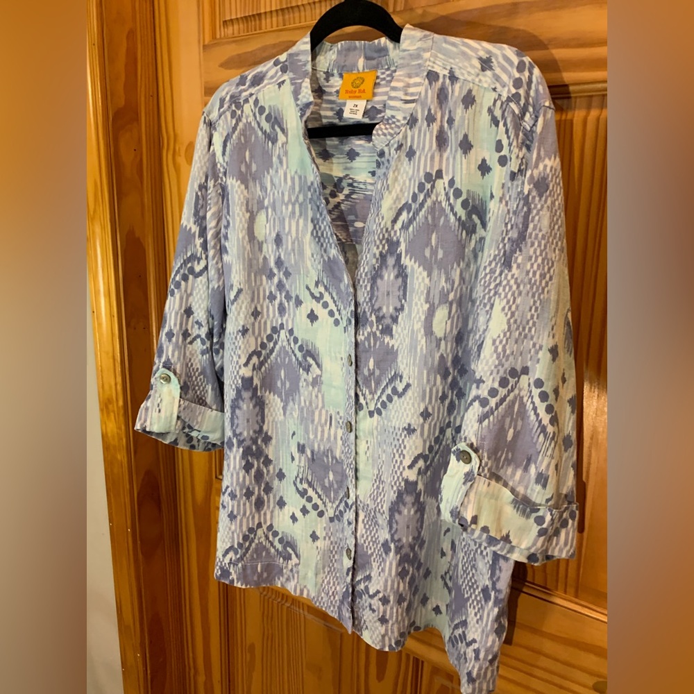 Ruby Rd. Blue and White Patterned Blouse - image 1